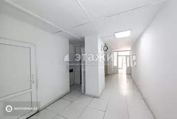 3-комнатная квартира, этаж 1 из 20, 152 м²