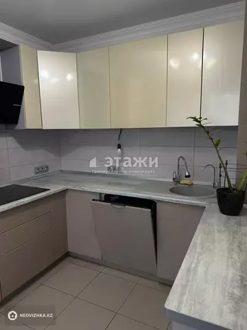 3-комнатная квартира, этаж 4 из 9, 76 м²