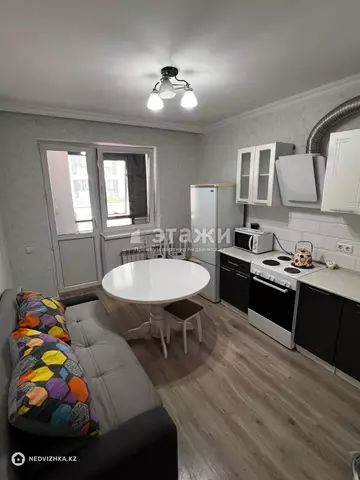 1-комнатная квартира, этаж 2 из 13, 40 м²