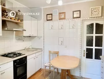 2-комнатная квартира, этаж 2 из 5, 53 м²