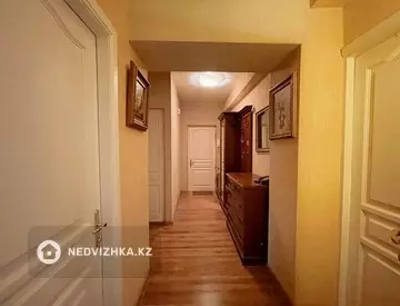 2-комнатная квартира, этаж 2 из 5, 53 м²