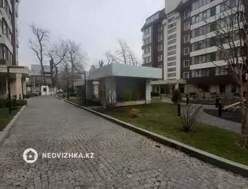 Офисное помещение, этаж 1 из 10, в жилом доме, 387 м²