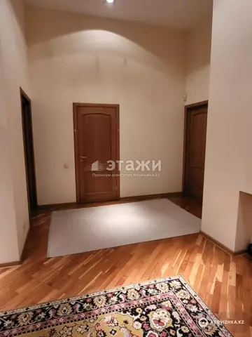 5-комнатная квартира, этаж 20 из 20, 503 м²