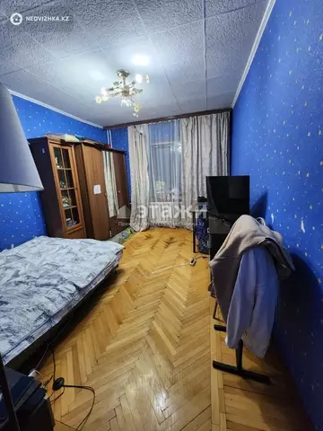 3-комнатная квартира, этаж 4 из 7, 70 м²