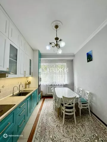 3-комнатная квартира, этаж 2 из 5, 74 м²