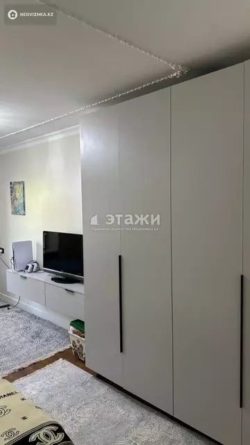 3-комнатная квартира, этаж 3 из 5, 60 м²