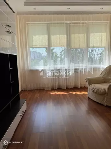 2-комнатная квартира, этаж 6 из 10, 62 м², на длительный срок