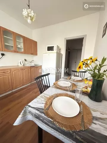 2-комнатная квартира, этаж 6 из 9, 55 м², на длительный срок