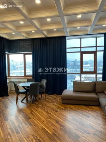 2-комнатная квартира, этаж 13 из 13, 65 м², на длительный срок