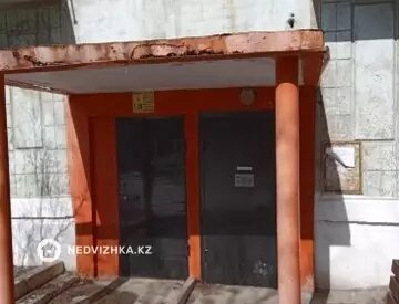 2-комнатная квартира, этаж 3 из 5, 50 м²