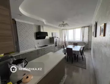 4-комнатная квартира, этаж 10 из 14, 170 м²