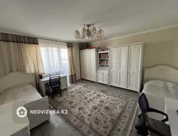 4-комнатная квартира, этаж 10 из 14, 170 м²