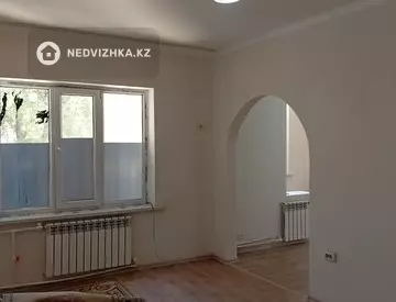 1-комнатная квартира, этаж 1 из 5, 36 м²