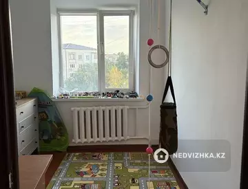 4-комнатная квартира, этаж 4 из 5, 108 м²