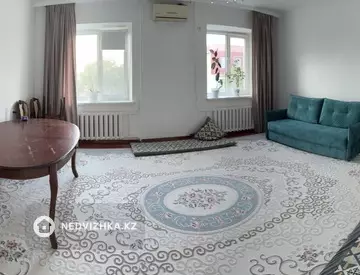 4-комнатная квартира, этаж 4 из 5, 108 м²