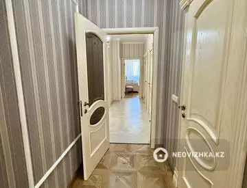 3-комнатная квартира, этаж 7 из 16, 100 м²