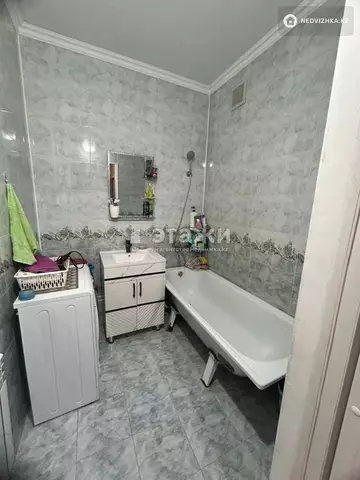 1-комнатная квартира, этаж 3 из 5, 64 м²