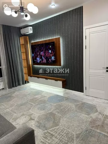 2-комнатная квартира, этаж 15 из 18, 58 м²