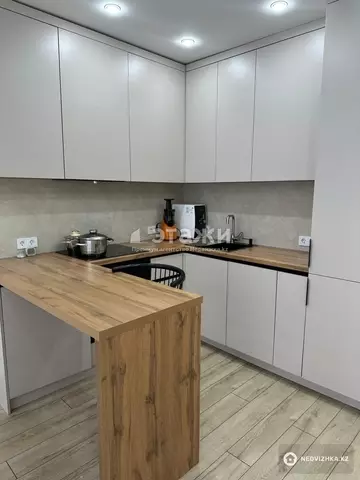2-комнатная квартира, этаж 10 из 16, 60 м², на длительный срок