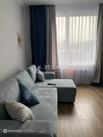 1-комнатная квартира, этаж 9 из 12, 50 м², на длительный срок