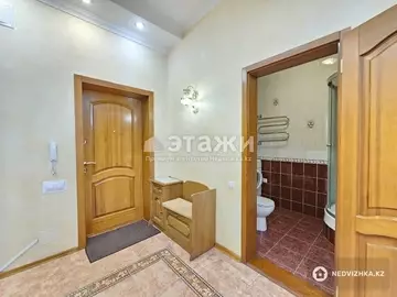 5-комнатная квартира, этаж 4 из 6, 200 м², на длительный срок