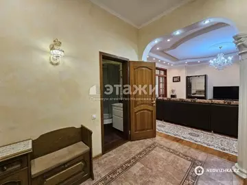 5-комнатная квартира, этаж 4 из 6, 200 м², на длительный срок