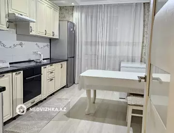 3-комнатная квартира, этаж 3 из 9, 93 м²