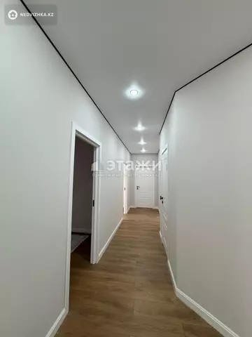 3-комнатная квартира, этаж 2 из 15, 100 м²