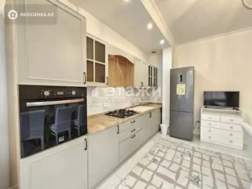 2-комнатная квартира, этаж 2 из 8, 101 м², на длительный срок