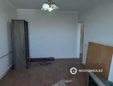 2-комнатная квартира, этаж 4 из 4, 40 м²