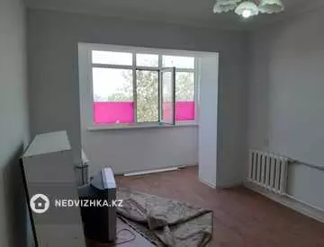 2-комнатная квартира, этаж 4 из 4, 40 м²
