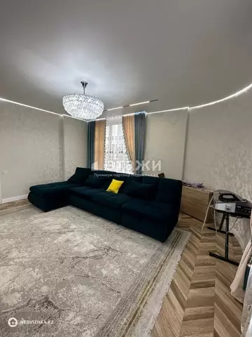 3-комнатная квартира, этаж 10 из 22, 93 м²