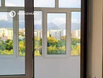3-комнатная квартира, этаж 9 из 9, 65 м²