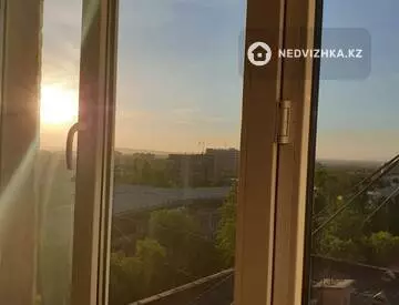 3-комнатная квартира, этаж 9 из 9, 65 м²