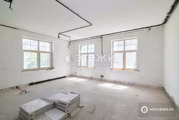 4-комнатная квартира, этаж 1 из 6, 130 м²