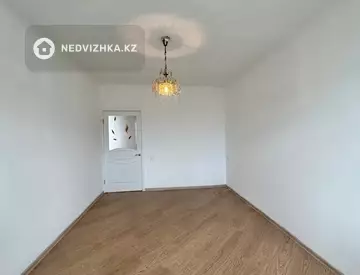 3-комнатная квартира, этаж 9 из 9, 65 м²