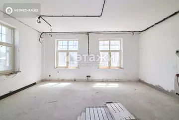 4-комнатная квартира, этаж 1 из 6, 130 м²