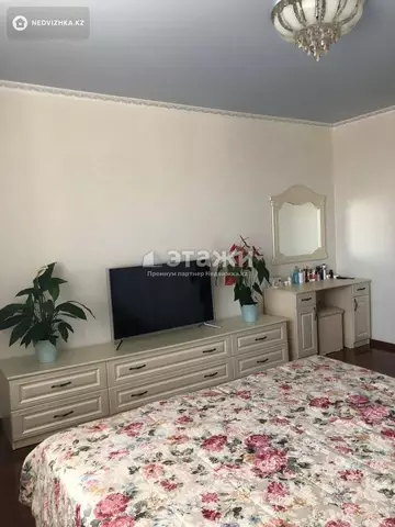 3-комнатная квартира, этаж 21 из 25, 100 м²