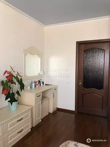 3-комнатная квартира, этаж 21 из 25, 100 м²