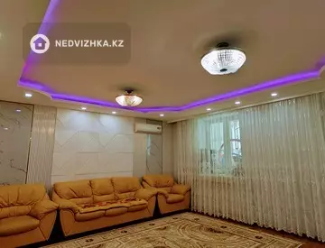 4-комнатная квартира, этаж 2 из 14, 142 м²
