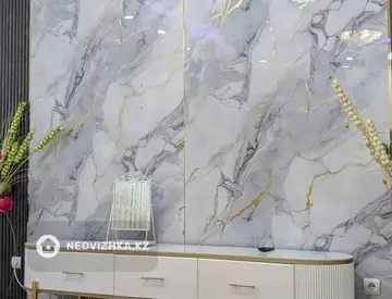 4-комнатная квартира, этаж 2 из 14, 142 м²
