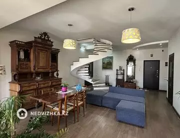 5-комнатная квартира, этаж 13 из 14, 295 м², на длительный срок
