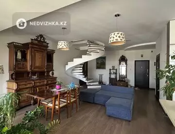 5-комнатная квартира, этаж 13 из 12, 295 м²
