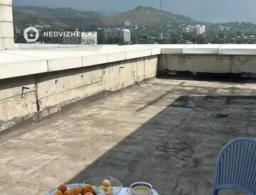 5-комнатная квартира, этаж 13 из 12, 295 м²