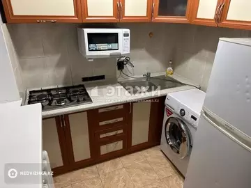 1-комнатная квартира, этаж 3 из 3, 40 м²
