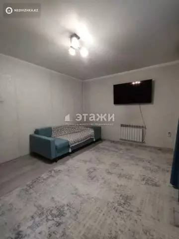 2-комнатная квартира, этаж 3 из 5, 38 м²