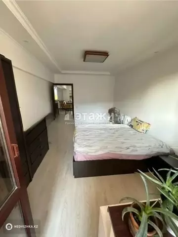 2-комнатная квартира, этаж 4 из 6, 50 м²