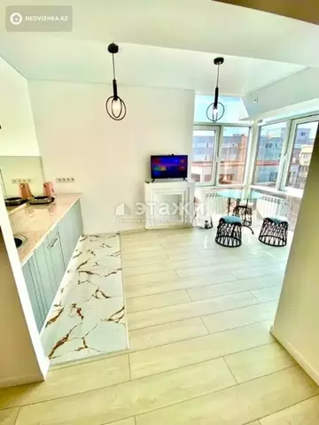 2-комнатная квартира, этаж 2 из 12, 38 м²