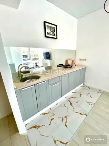 2-комнатная квартира, этаж 2 из 12, 38 м²