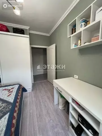 2-комнатная квартира, этаж 4 из 5, 56 м²